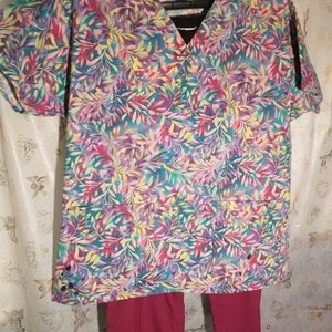 Crest/KOI Scrub Set Size M